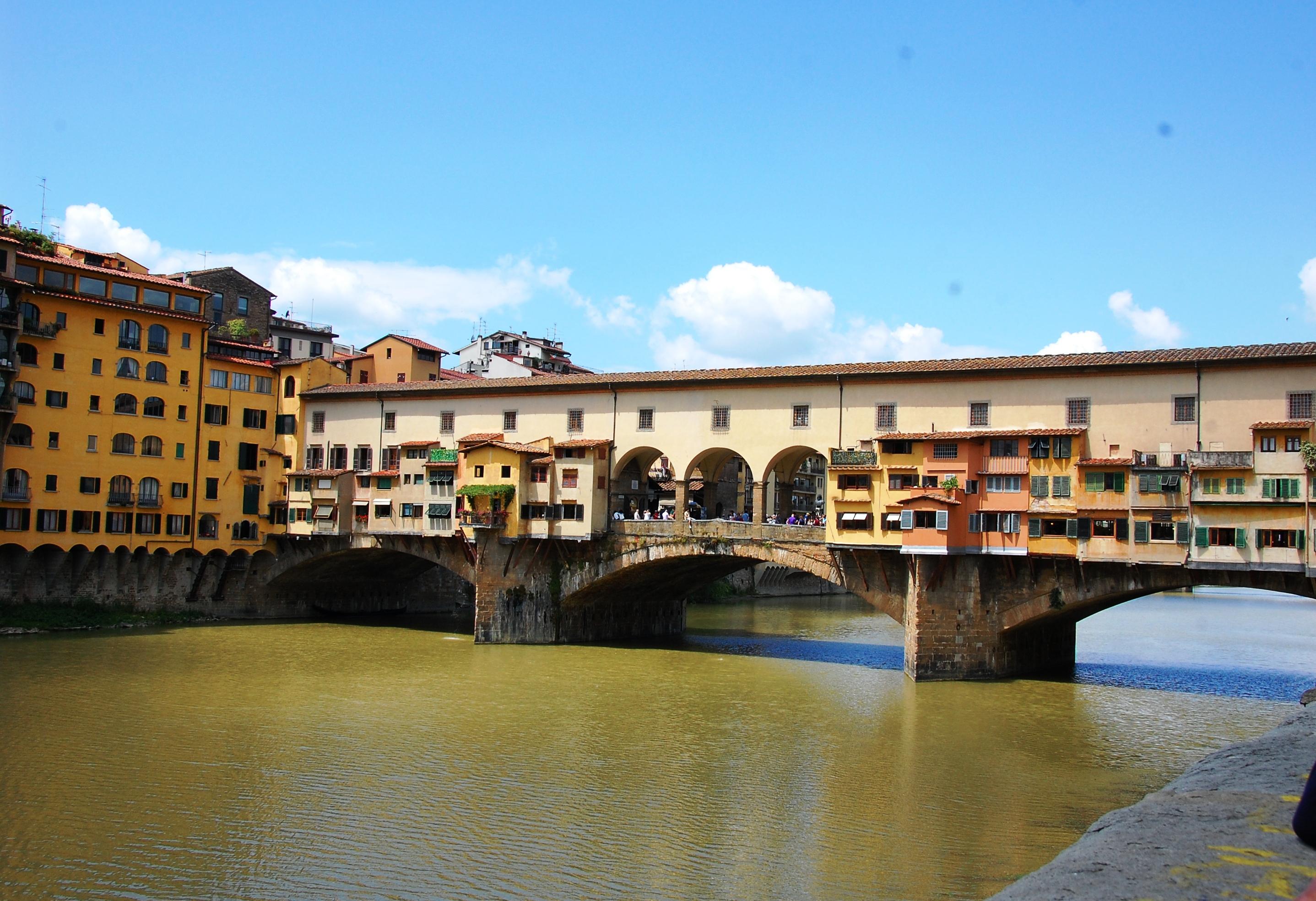 berühmte Brücke über den Arno